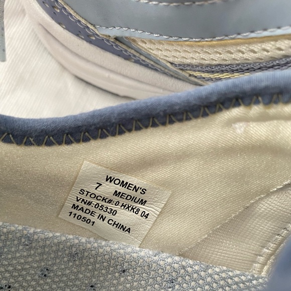 L L Bean lightweight sneaker - Picture 2 of 7